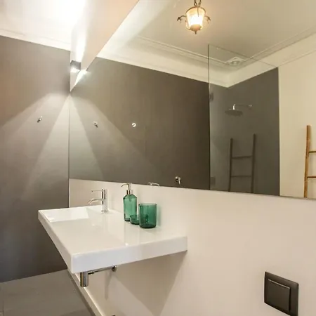 Peaceful 2 Bedrooms With Patio In *